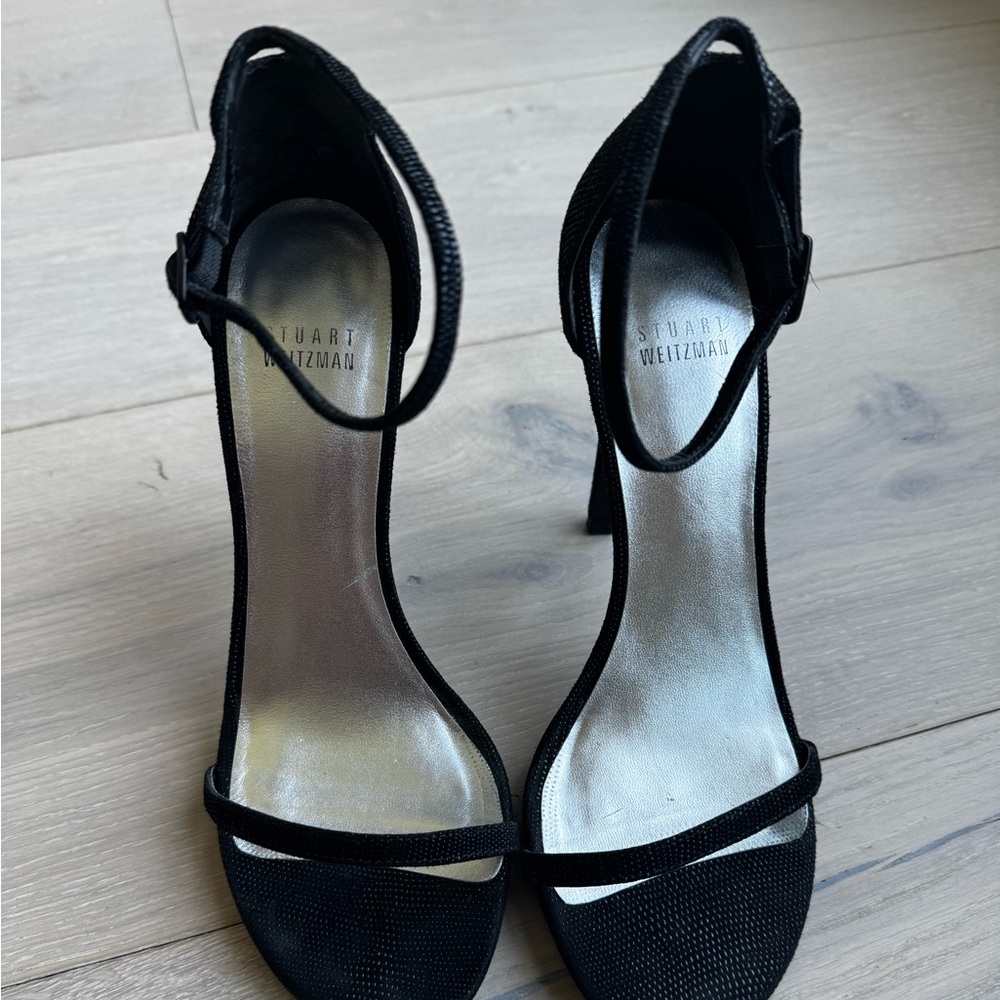 Stuart Weitzman The Nudist Pebbled 100m Black Heels with Elegant Straps